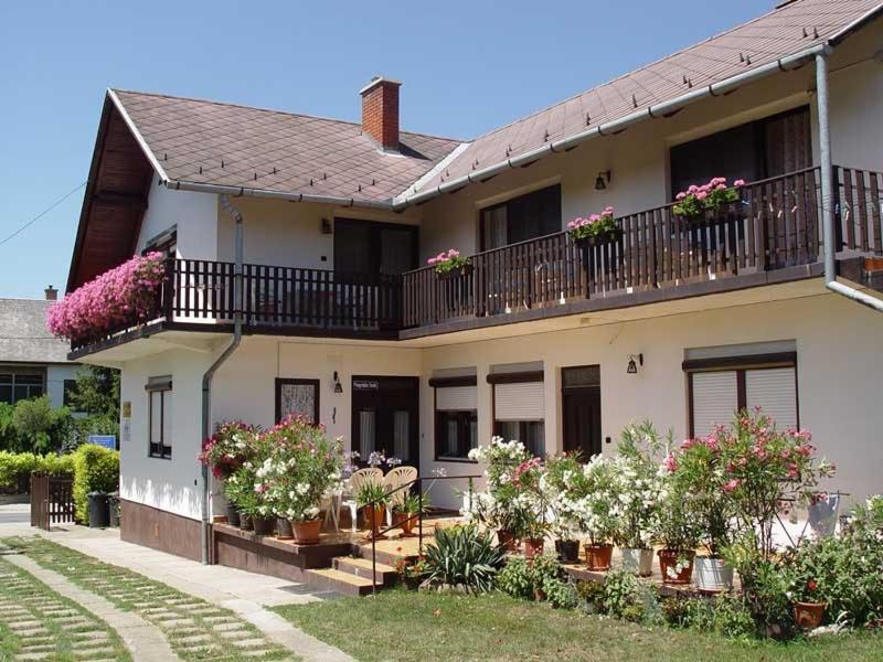 Apartman Berki Margit Hévíz Buitenkant foto